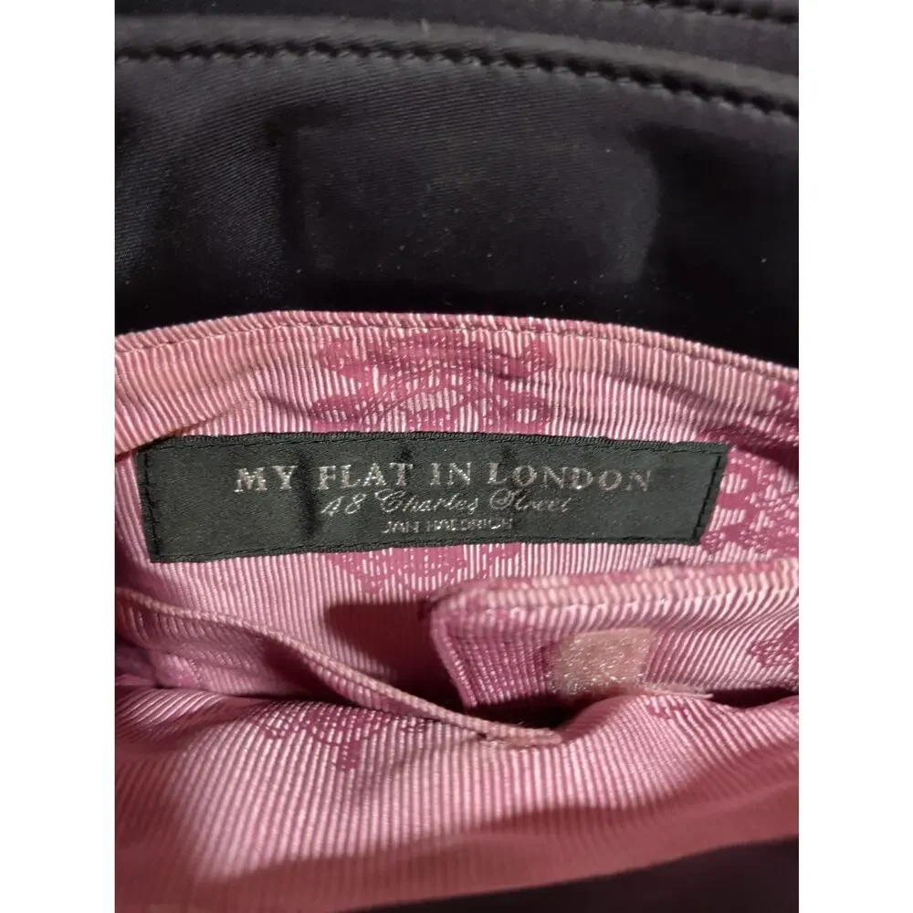 MY FLAT IN LONDON IN VENUSTUM VE RI TAS ORGANIZER PASSPORT LG TOTETE $540